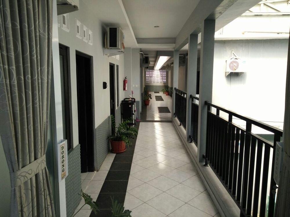 Reddoorz Plus @ Hotel Star 88 Yogyakarta Bagian luar foto