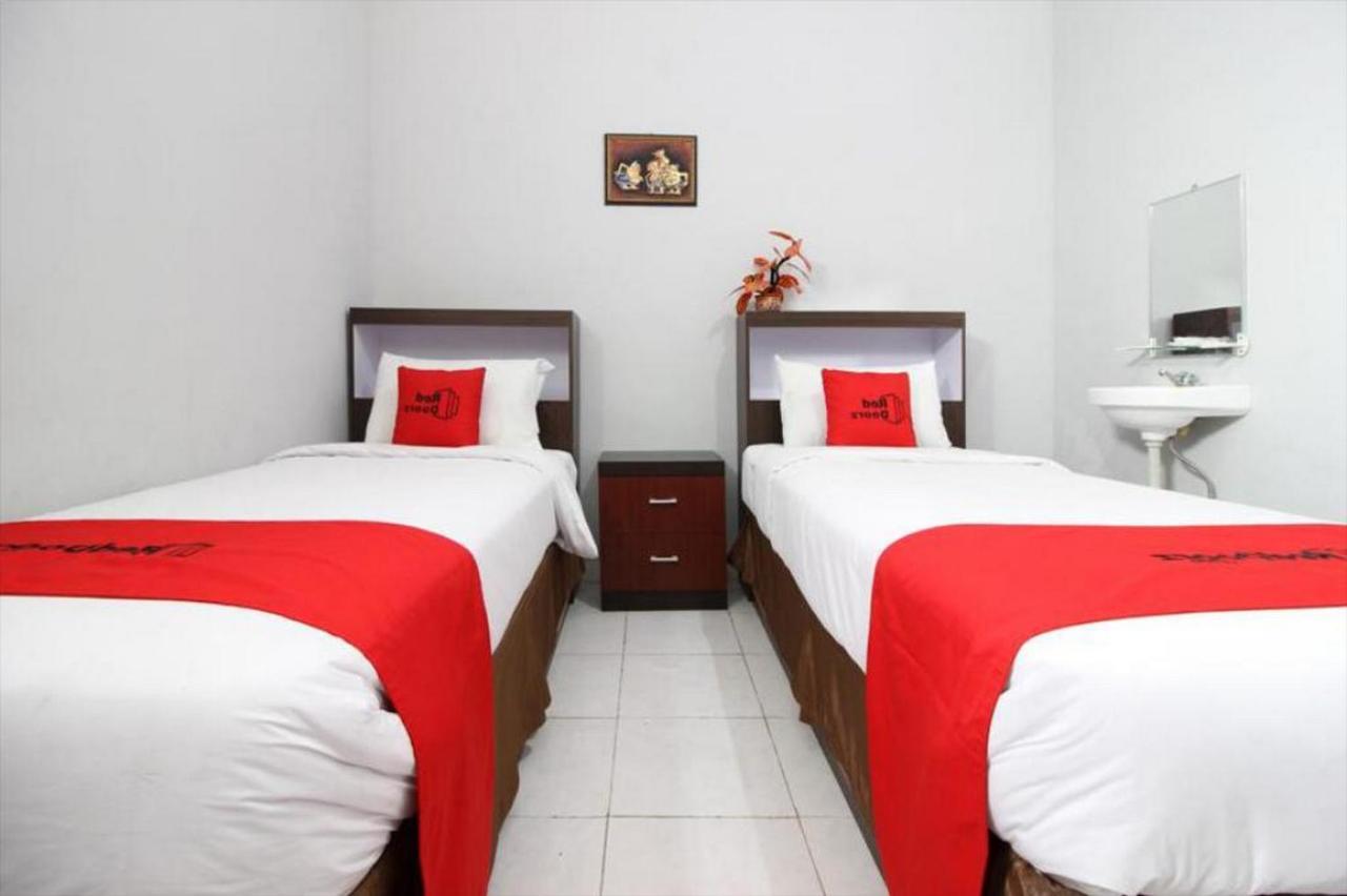 Reddoorz Plus @ Hotel Star 88 Yogyakarta Bagian luar foto