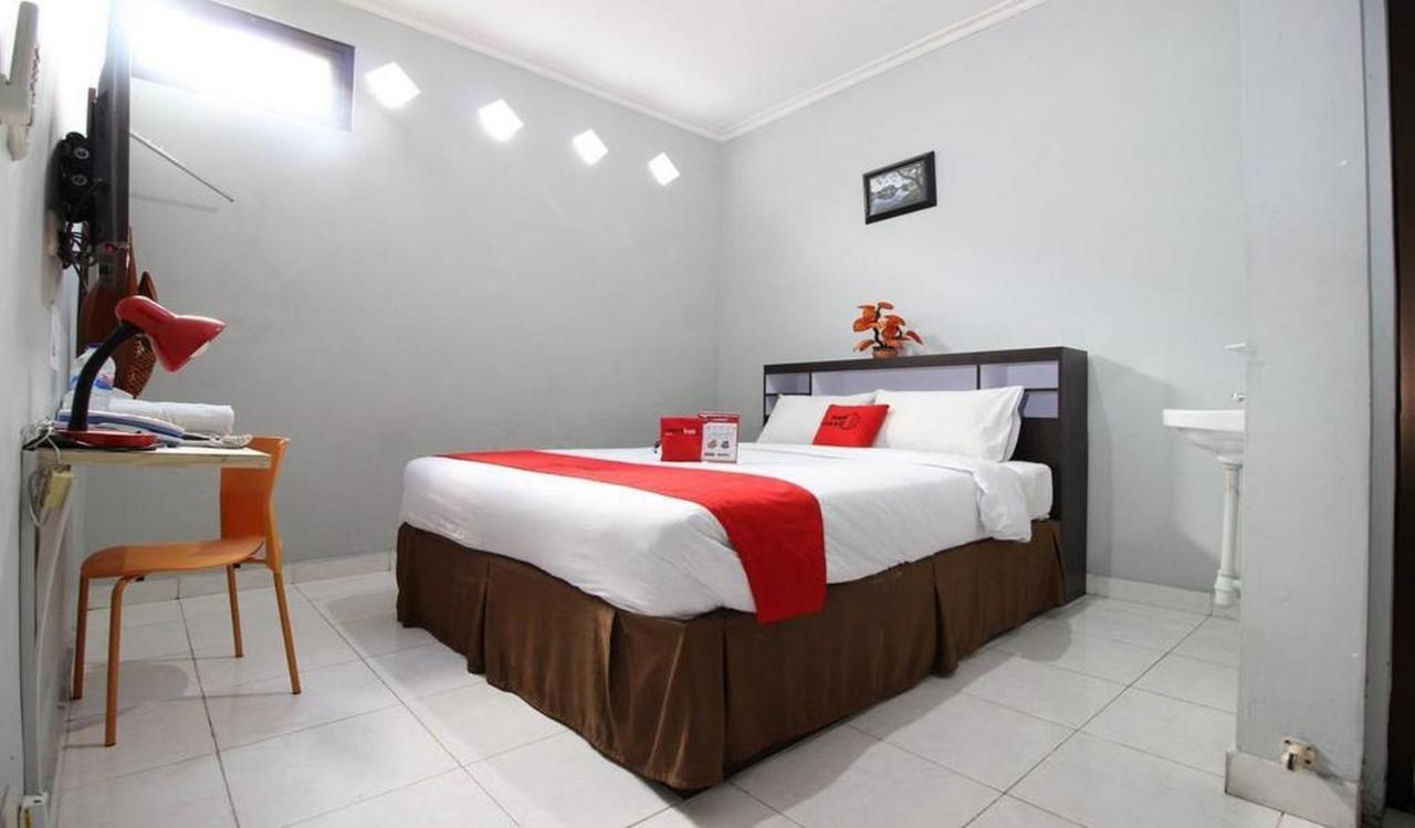 Reddoorz Plus @ Hotel Star 88 Tugu Bagian luar foto