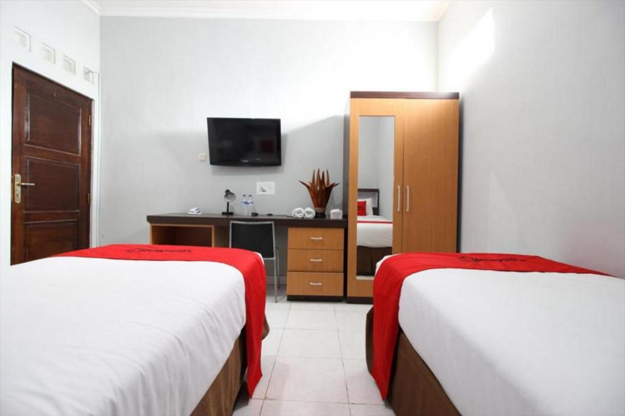 Reddoorz Plus @ Hotel Star 88 Yogyakarta Bagian luar foto