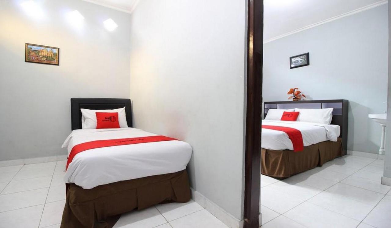 Reddoorz Plus @ Hotel Star 88 Tugu Bagian luar foto