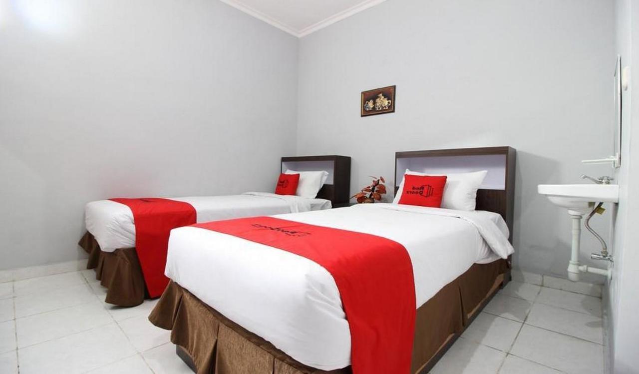 Reddoorz Plus @ Hotel Star 88 Yogyakarta Bagian luar foto